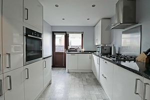 Kitchen- click for photo gallery